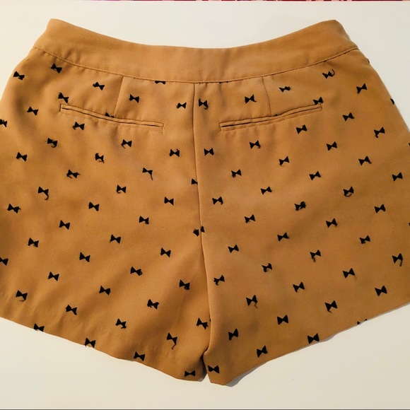 Lauren Conrad Shorts Women’s Size 8 fully lined - Picture 3 of 4